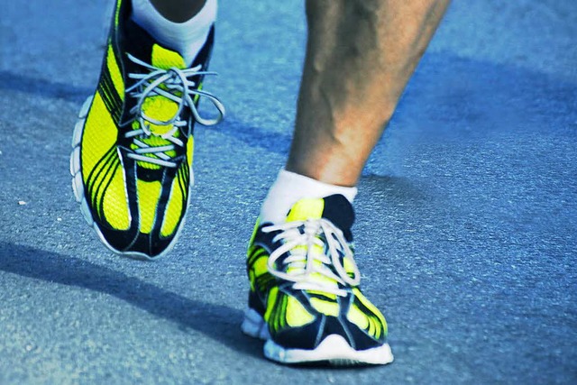 Ein Jogger war am 24. September an der...rbahn geschleudert wurde (Symbolbild).  | Foto: Fotolia.com/Natalie -