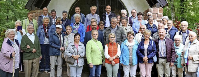 Katholiken und Protestanten aus Wallbu...uf Spurensuche des Eremiten Arbogast.   | Foto: Herbert Birkle