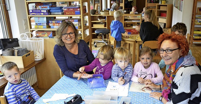 Leiterin Evi Gbel (links) und Erziehe...chts) arbeiten gerne im Kinderstble.   | Foto: Lehmann