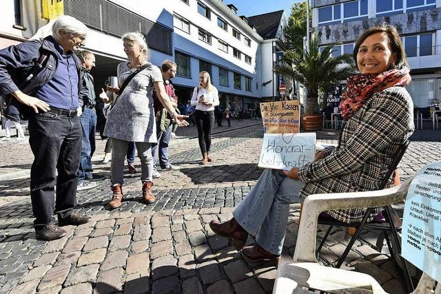 Lehrkräfte machen in Freiburg auf ihre Situation aufmerksam