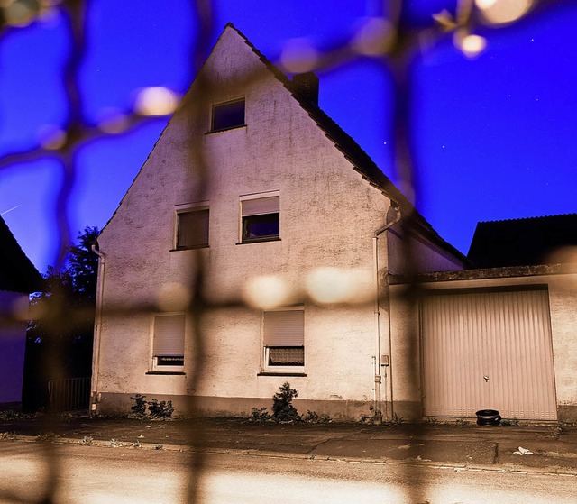 Im Haus vergingen sich die Verurteilte...ror-Haus von Hxter&#8220; bezeichnet.  | Foto: dpa