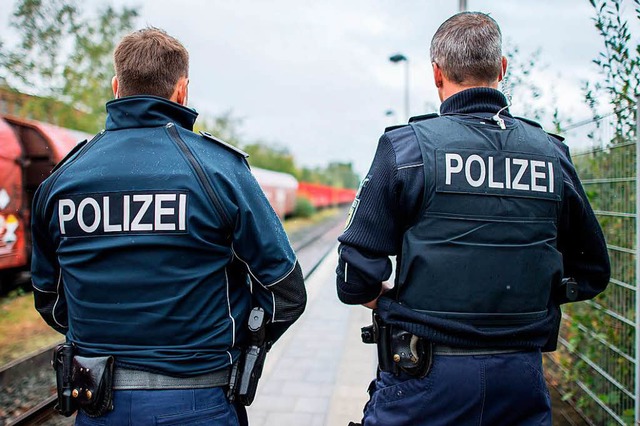 Polizisten des Rheinfelder Reviers seh...Beleidigungen ausgesetzt. (Symbolfoto)  | Foto: dpa