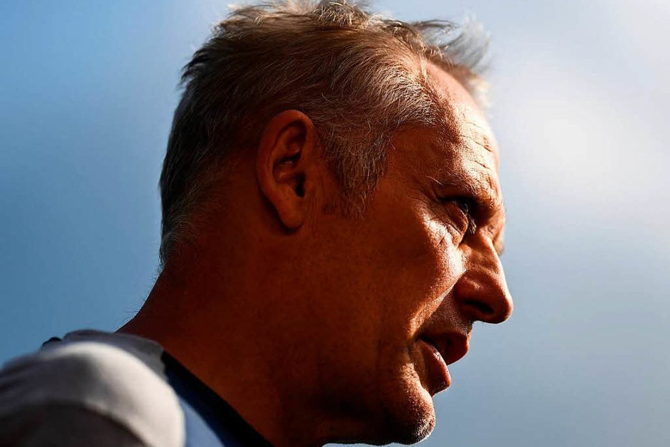 Christian Streich vor dem Anpfiff. (Foto: dpa) Christian Streich vor dem Anpfiff. (Foto: dpa)