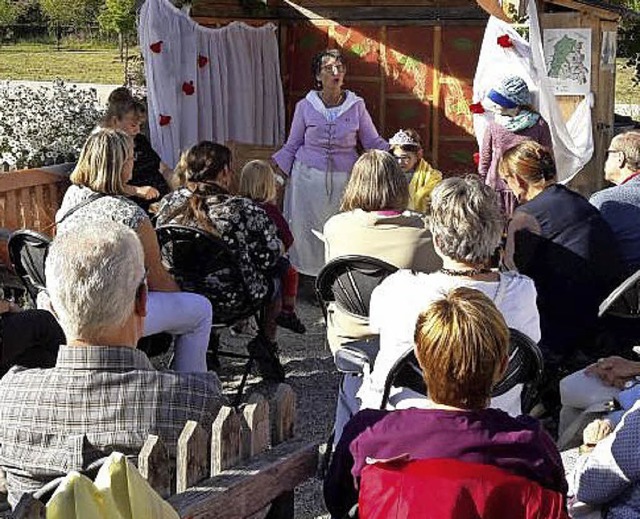 Groer Andrang herrschte bei der Mrchenerzhlerin Marianne Bellinghausen.  | Foto: Stadt