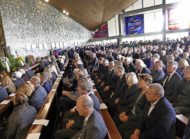 Hunderte waren in die Feldbergkirche gekommen, um Abschied zu nehmen.   | Foto: Tanja Bury