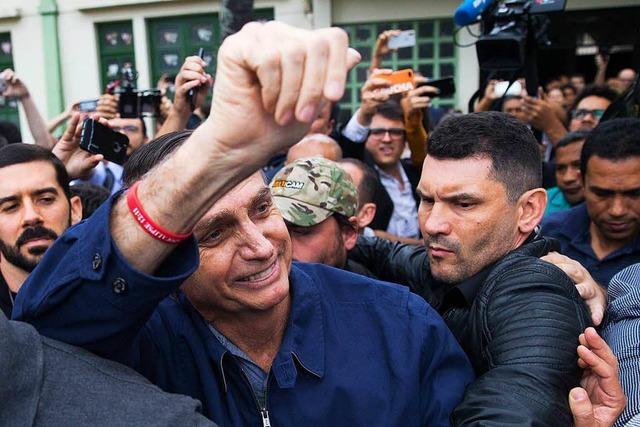 Rechtspopulist Bolsonaro gewinnt ersten Wahlgang in Brasilien