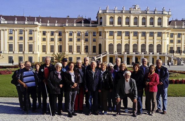 Die Reisegruppe vor Schloss Schnbrunn  | Foto: Privat