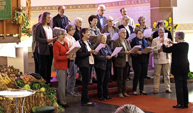 Der Kirchenchor unter der Leitung von ...esdienst in Nonnenweier mitgestaltet.   | Foto: Reiner Beschorner