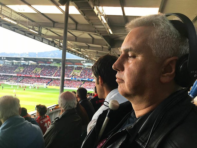 Gerhard Stoll ist blind und Leverkusen-Fan  | Foto: Tamara Keller