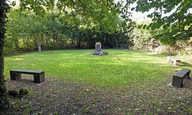 Das Theaterwldele in Kappel mit Gedenktafel und Stein   | Foto: Foto/Repro: Rudi Rest