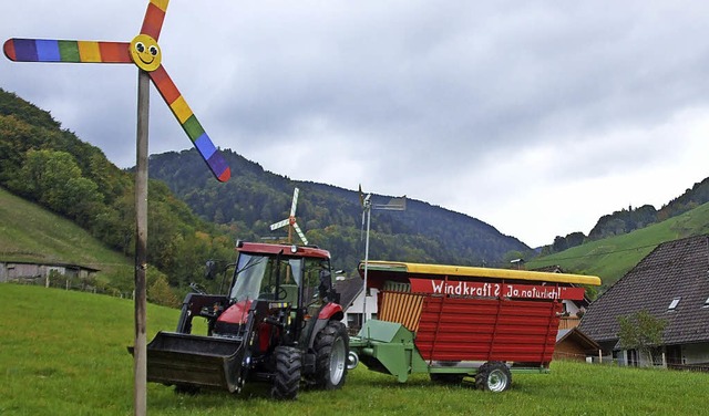 Windkraftbefrworter haben an einigen ...bst gebastelte Windrder aufgestellt.   | Foto: Ralf Schumann