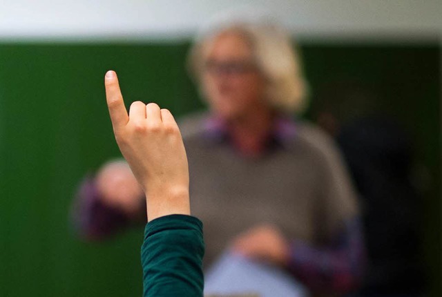 Eine lebendige Diskussion in den Klassenzimmern darf auch politisch werden.  | Foto: dpa