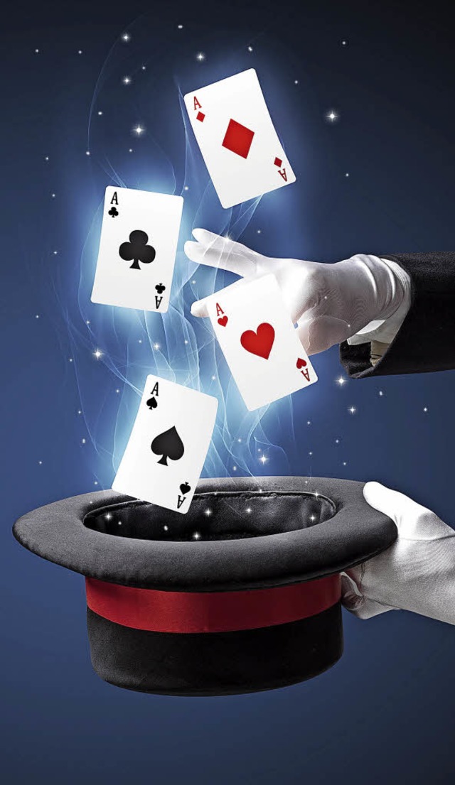 Kartentricks gehren zum Einmaleins der Zauberei.   | Foto: Adobe (2)/dpa