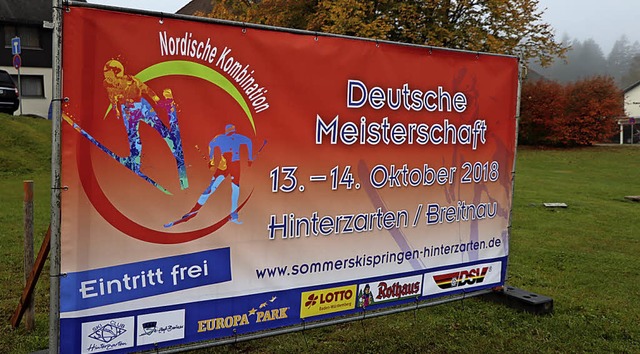 Groe Plakate kndigen die Meisterschaft an.   | Foto: Dieter Maurer