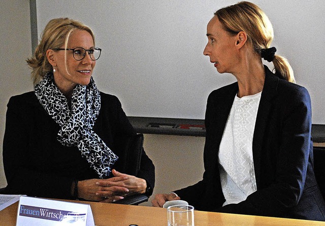 Die beiden Fachfrauen im Gesprch: Cla...Steffen (links) und Cornelia Reinecke.  | Foto: Sylvia-Karina Jahn