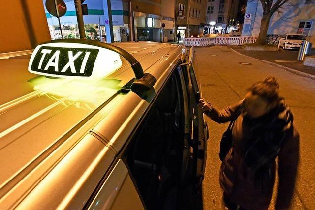 Fahrscheine fr das Frauen-Nacht-Taxi gibt es ab sofort direkt im Taxi