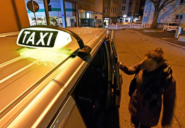 Die Resonanz auf das Frauen-Nacht-Taxi war bisher mig.  | Foto: Michael Bamberger