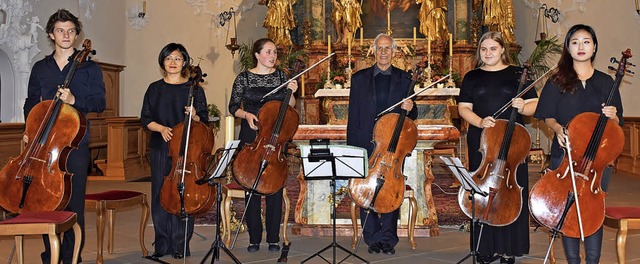Wolfgang Bttcher (Dritter von rechts) mit seinen Meisterschlern   | Foto: Thomas Biniossek