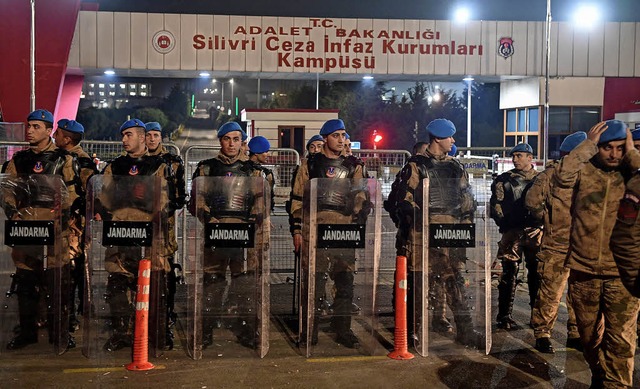 Das Gefngnis Silivri in Istanbul: Dor... deutsche Journalist Deniz Ycel ein.   | Foto: AFP
