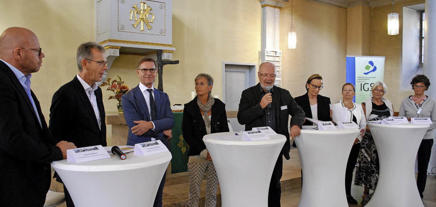 Mario Steffens, Christoph Dürdoth, Han...die Gesprächsrunde in der Stadtkirche.  | Foto: Thomas Loisl Mink