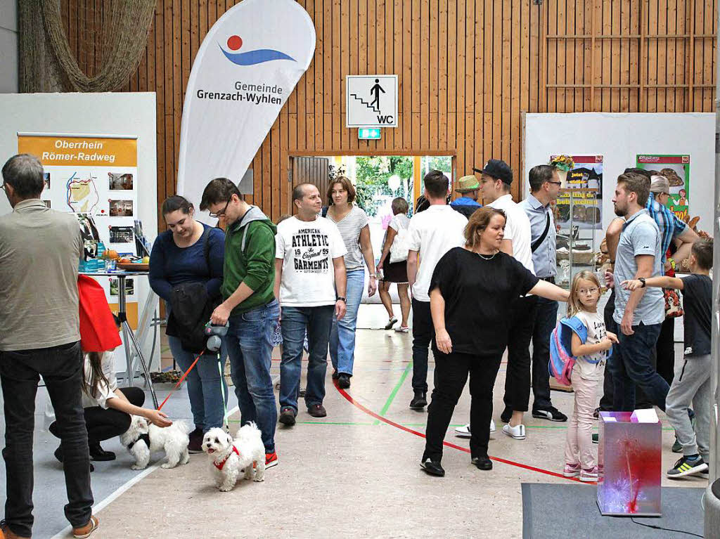 Gleich am Eingang muten sich die Besucher entscheiden, in welchen Gang sie zuerst gehen, wurde ein Bekannter entdeckt, wurde meist dieser Weg gewhlt.