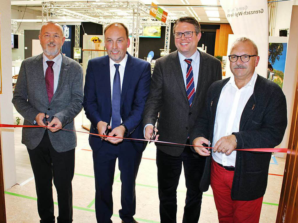 Erffnung der Leistungsschau von Handel und Gewerbe am Freitagnachmittag. Von links: Bertram Paganini, Jochen Schlageter, Tobias Benz, Michael Schwab.