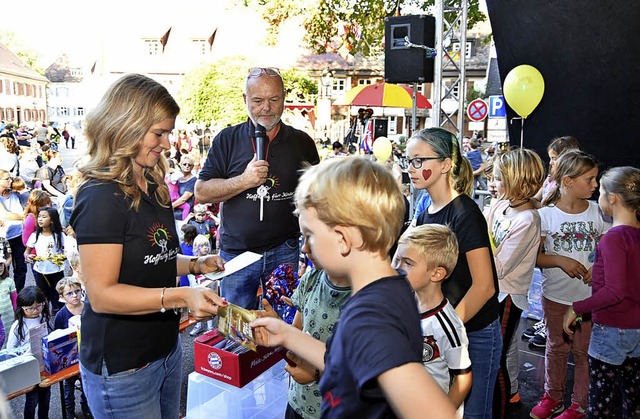 Ein gelungenes Kinderfest bot Hoffnung...usikus&#8220; sorgte fr Showeinlagen.  | Foto: Horst Dauenhauer