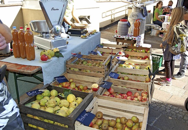 Beim Apfelmarkt drehte sich vieles um die runde Frucht.  | Foto: Melanie Dramac