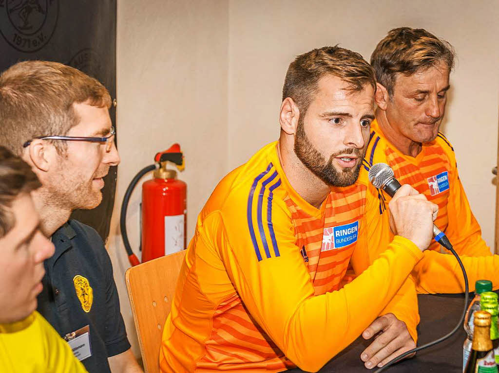 Trainerplausch bei der Pressekonferenz: RG-Trainer Florian Hassler, Mike Mhlemann (RG-Marketing) und die  TuS-Trainer Florian Philipp und Bernd Reichenbach (von links)