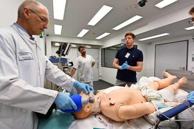 Neues Simulationszentrum in Freiburg: Wenn Medizinstudenten Puppen operieren