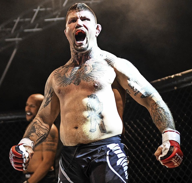 Hulk-Attitde:  Grimmige Entschlossenheit gehrt im MMA dazu.   | Foto: Seeger