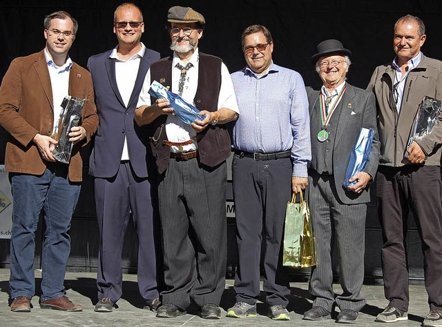 Prsident Raffael  Blaser (Zweiter von...adtammann Herbert Weiss (von links).    | Foto: Melanie Dramac