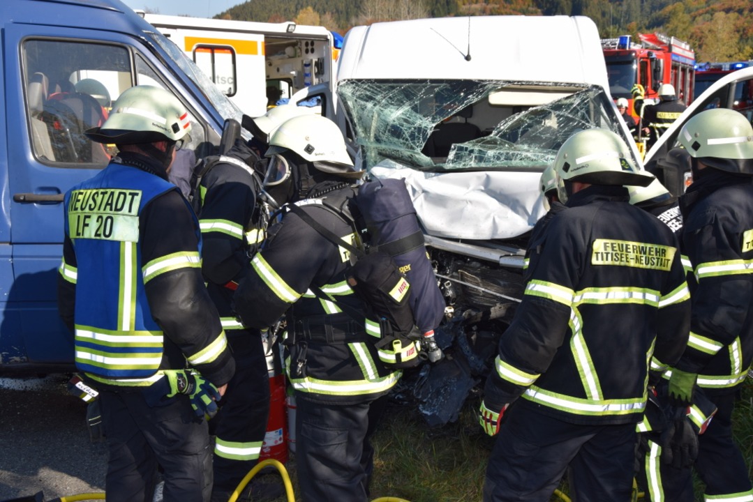 Frontalkollision Auf Der B 31 Bei Titisee – Lange Sperrung - Titisee ...