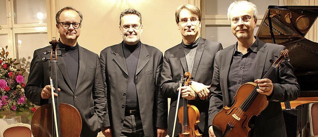 Das &#8222;Mozart Klavier Quartet&#822...i (Violine) und Hartmut Rhode (Viola).  | Foto: Johannes Schanz