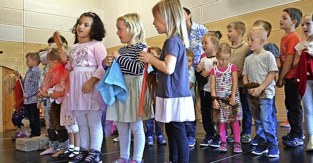 Mit einer musikalischen Reise durch Europa erfreuten die Kinder das Publikum.   | Foto: paul Berger