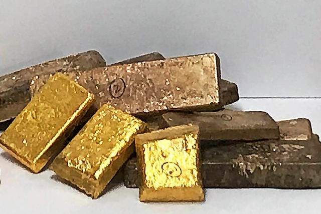 Diese Goldbarren wurden vom Zoll sichergestellt. Sind sie echt?  | Foto: Zollfahndungsamt Stuttgart