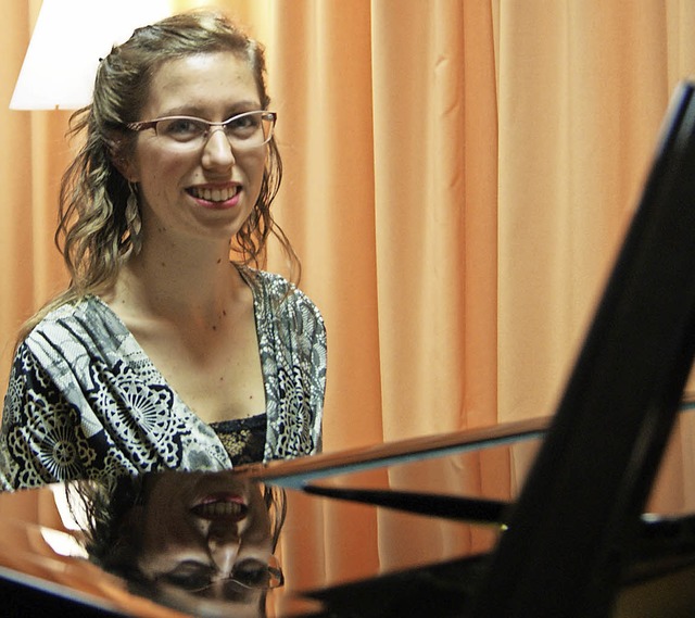Die Pianistin und Musikwissenschaftler...igma-Zentrum fr Patienten und Gste.   | Foto: Maria Schlageter