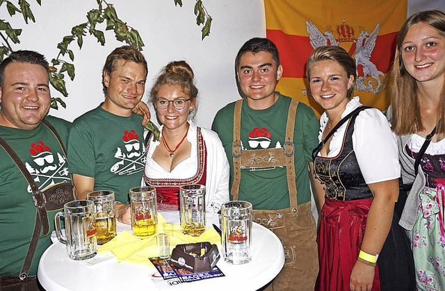 Die &#8222;Fensterln-Mannschaft&#8220;...en wartet gespannt auf ihren Einsatz.   | Foto: Werner Steinhart