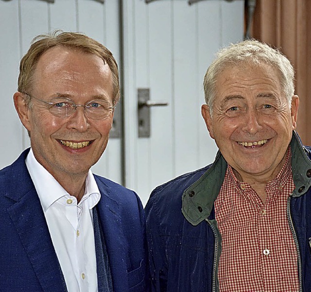 Dirigent Karl Gehweiler und Vorsitzend...ng Dschle freuen sich aufs Jubilum.   | Foto: Lauber