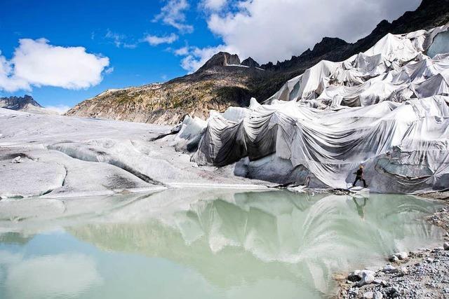 Schweizer Gletscher schmelzen in der Sonne dahin