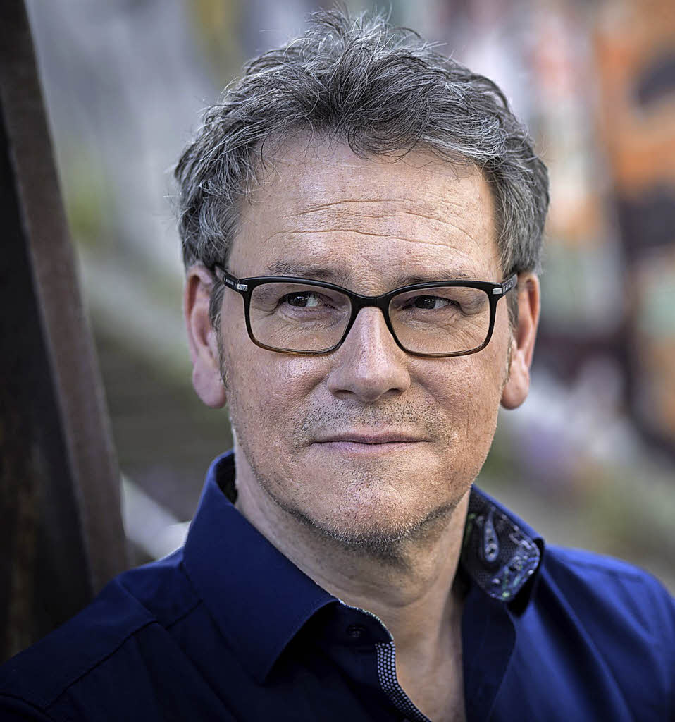 Krimiautor Oliver Bottini liest am 19.10. in der Mediathek Wehr. Wehr