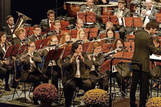 Die Stadtkapelle Lahr ldt ein zur Chrysanthemengala im Parktheater