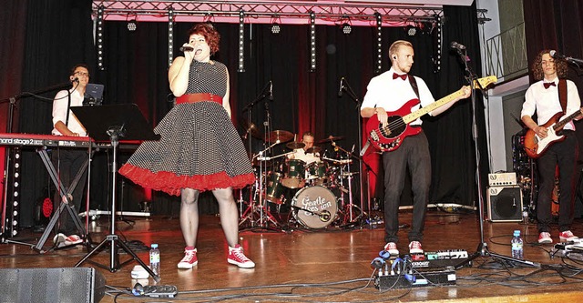Die Party fr Tanzfreudige am Freitaga... in der Festhalle Kollnau geboten hat.  | Foto: Karin Heiss