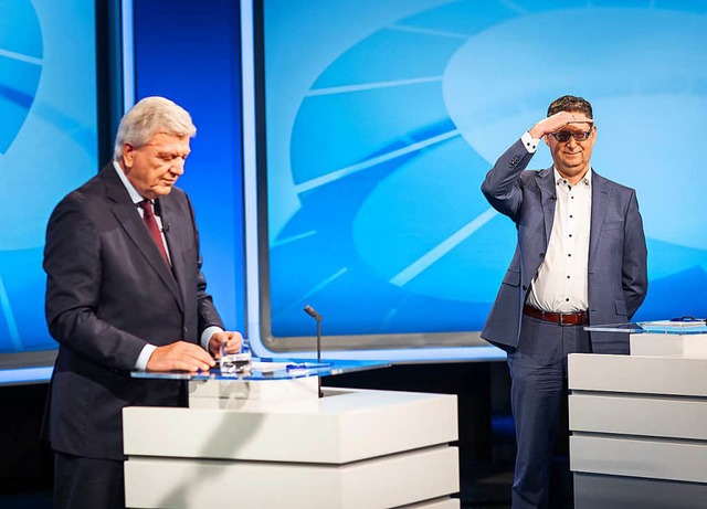 Heie Phase im Wahlkampf: Vor ihrem TV...s hessischen Rundfunks an den  Pulten.  | Foto: dpa