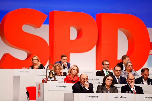 Ratlos: die SPD-Fhrung auf dem Parteitag 2017.   | Foto: dpa