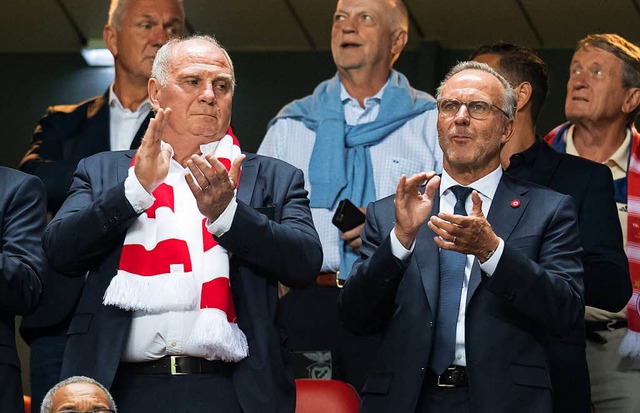 Erhielten nur verhaltenen Beifall fr ...Hoene (l.) und Karl-Heinz Rummenigge.  | Foto: dpa