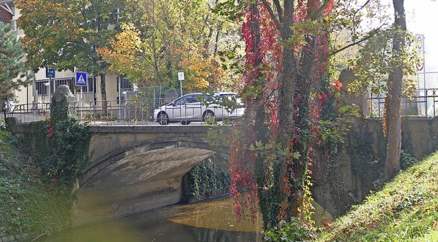 Frhes Beispiel eines Stahlbetonbaus ist die Brcke von 1906.   | Foto: rab