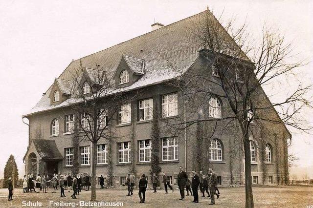 Ein Schulhaus in Freiburgs Westen, das es in sich hat