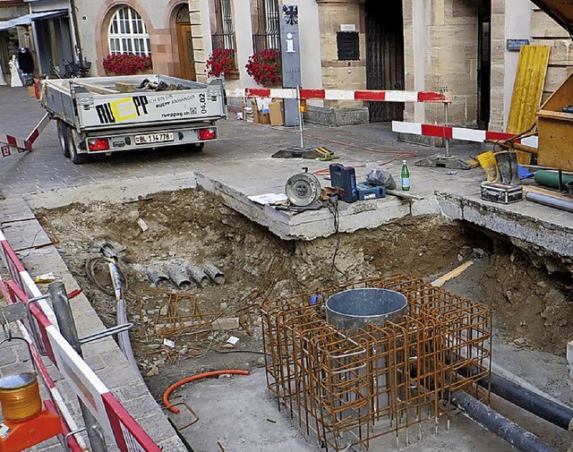 Derzeit wird das Fundament fr den Baum hergestellt.   | Foto: Hauri