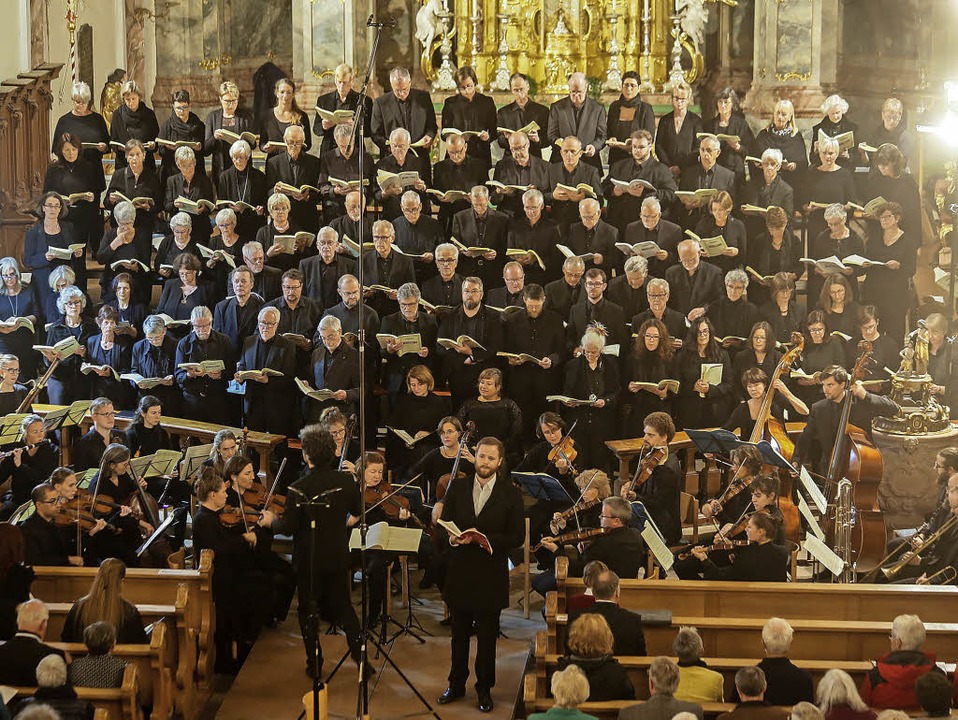 Chöre, Solisten und Orchester bei der ...ng des &#8222;Elias&#8220;-Oratoriums   | Foto: Sandra Decoux-Kone